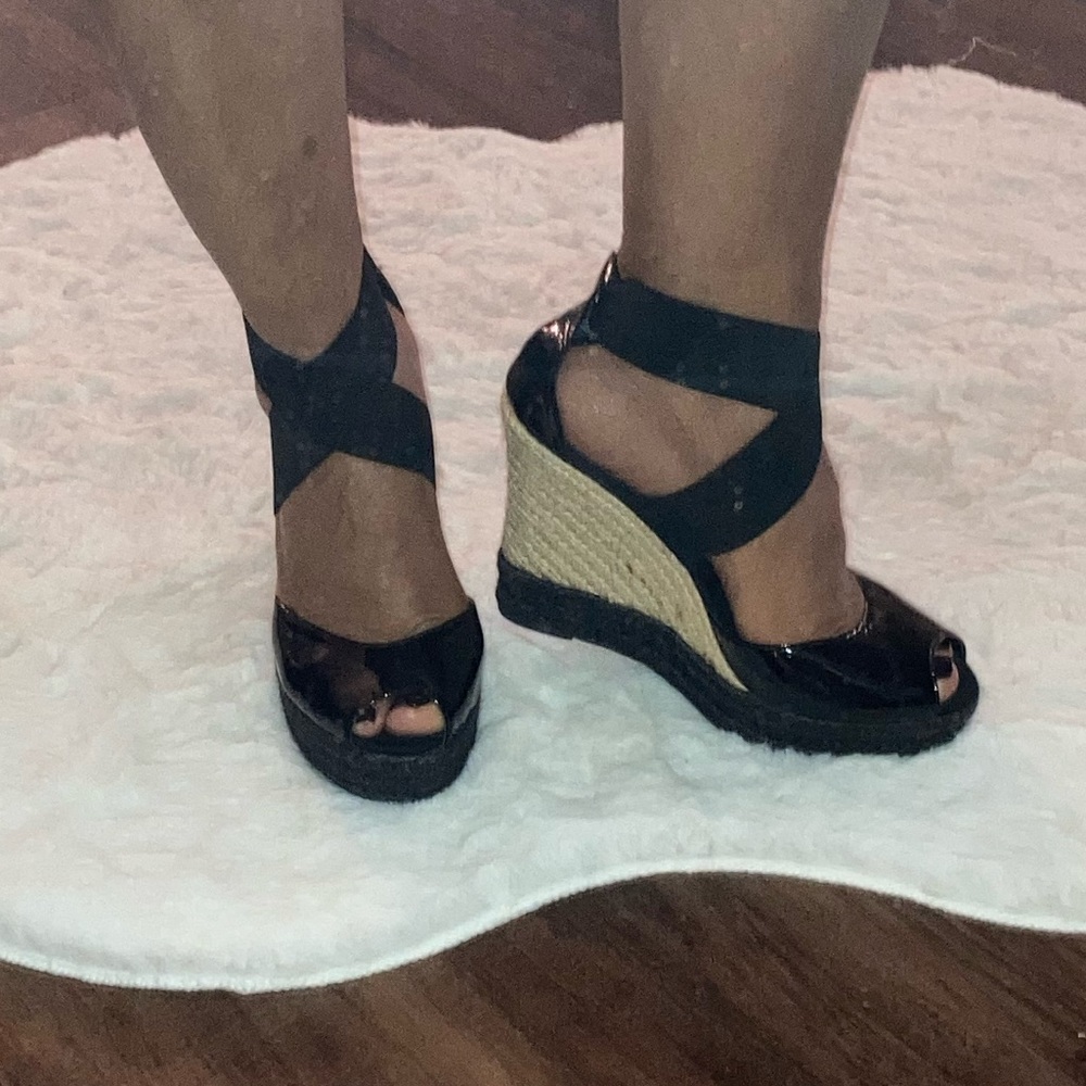 Shoes - Picture 6 of 7